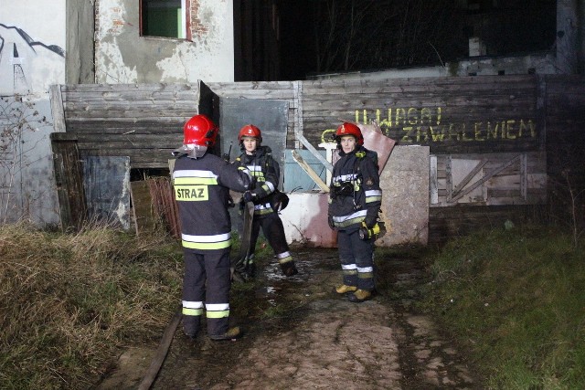 Pożar opuszczonej kamienicy przy Zgierskiej 33 w Łodzi