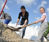 Powódź 2010. Opolanie obronili swoje domy przed zalaniem