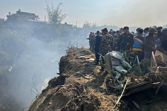 Samolot rozbił się w pobliżu lotniska w położonym na zachodzie kraju mieście Pokhara
