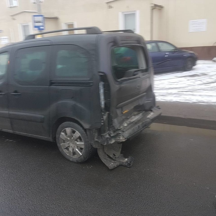 W Osielsku zderzyły się dwa samochody, a w wyniku uderzenia...