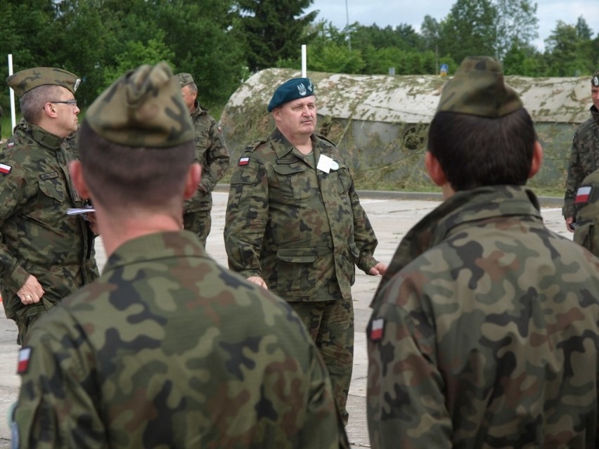 Przeciwlotnicy za kółkiem w Koszalinie.