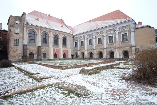 Ostatnio pojawiła się koncepcja budowy nowej siedziby Teatru Muzycznego na nieruchomości miejskiej u zbiegu Małych Garbar i Garbar, znajdującej się na tyłach kościoła Jezuitów