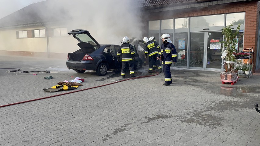 Pożar samochodu w podopolskich Komprachcicach.