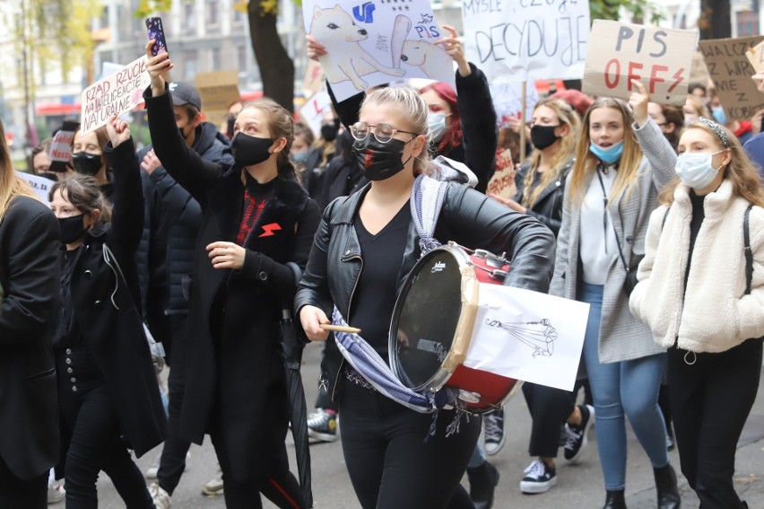 Minister Czarnek straszy uczelnie wyższe. Mogą stracić pieniądze, jeśli dały wolne studentom na strajk kobiet