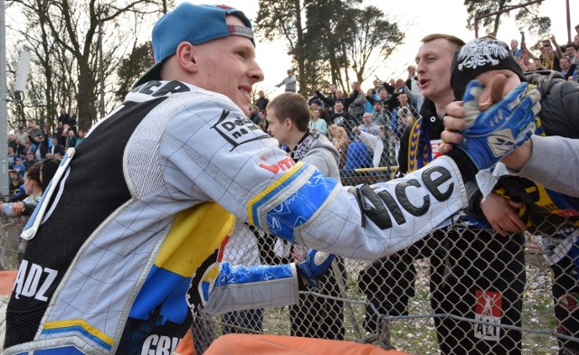 Mateusz Rujner (junior MrGarden GKM Grudziądz) nie doznał 4 maja w Gorzowie poważnej kontuzji. Jest poobijany, dochodzi do siebie, ale ma w meczu 8 maja wystąpić.