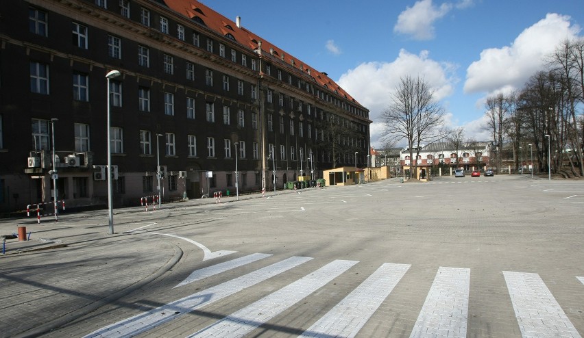 Tymczasowy dworzec PKS we Wrocławiu powstał na tyłach...