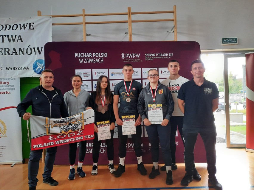 Sukcesy zawodników z klubów Master, Shark Łódź i ZTA. Puchar Polski juniorek i juniorów w zapasach