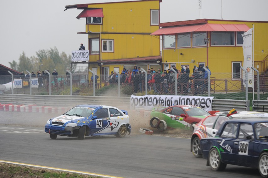 Nie niedawno otwartym, zmodernizowanym Autodromie Słomczyn,...