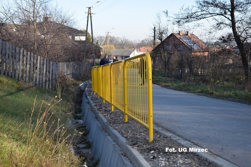 W gminie Mirzec ustawili barierki przy czterech drogach [ZDJĘCIA] 