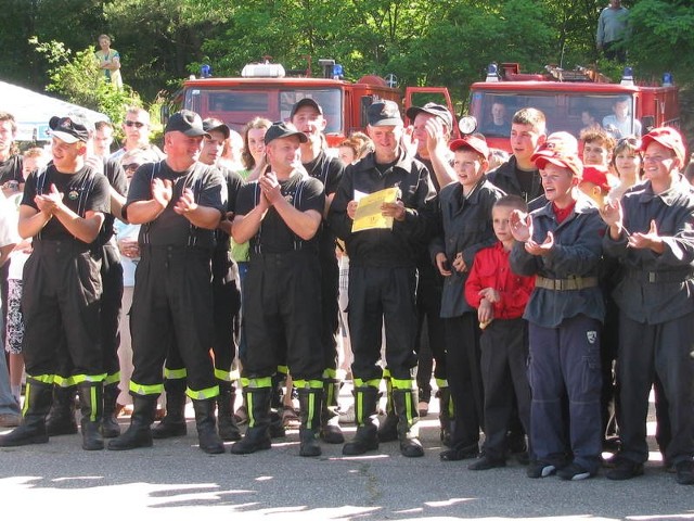 Strażacy z Jaszczułt zdobyli pierwsze miejsce wśród straszaków i drugie wśród młodszych zespołów