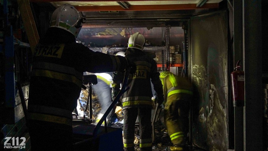 Pożar hali magazynowej w Zabrzu udało się zdusić przed...