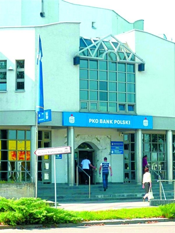 Siedziba banku PKO BP w Hajnówce.