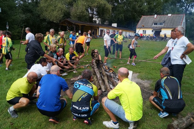 Rowerzyści odwiedzą Popowo, gdzie czekać na nich będzie posiłek oraz konkursy i gry