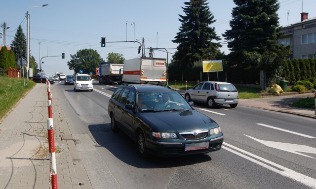 Ulica Podkarpacka to ostatnia trasa wylotowa z Rzeszowa, która ma jedna jezdnię. Jej przebudowa będzie kosztować 29,9 mln. zł.