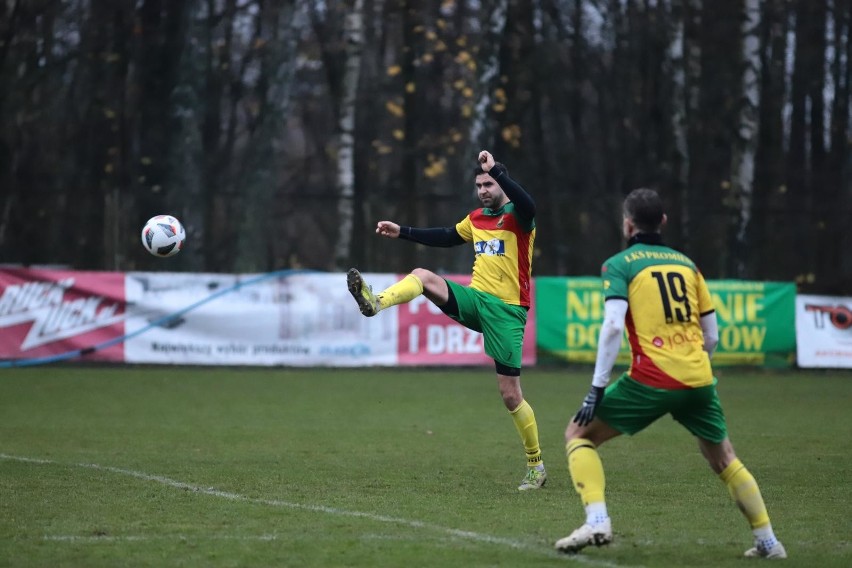 Piłkarze Promienia mają bardzo udany sezon. W sobotę czeka...