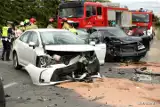 Poważny wypadek w powiecie stalowowolskim. W zderzeniu dwóch samochodów poszkodowanych zostało pięć osób, w tym dwójka małych dzieci