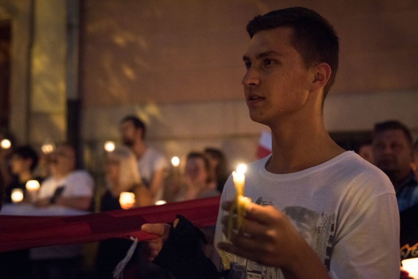 Ponad 1000 osób na proteście na placu Daszyńskiego w Opolu...