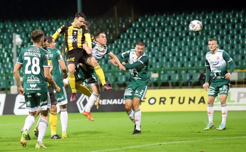 Były emocje i fajerwerki! Sześć goli i cztery karne na pożegnalny mecz Chojniczanki w pierwszej lidze z GKS Katowice