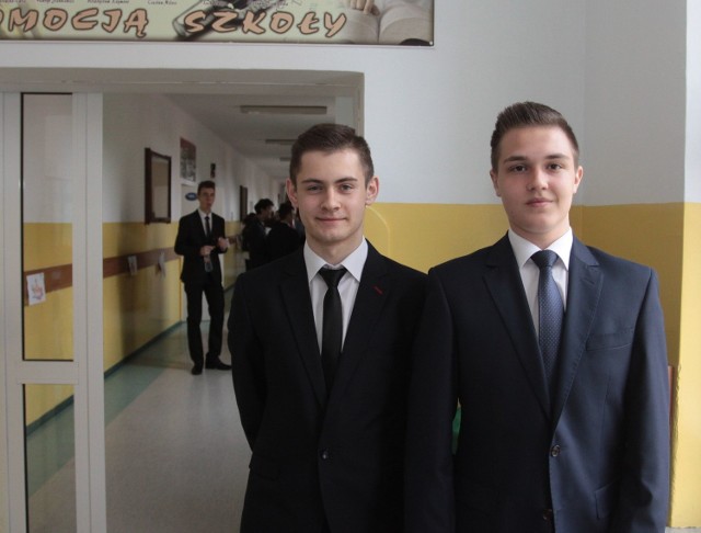 - Pytania na egzaminie nas nie zaskoczą – mówili Nikolas Zawal i Jakub Szymański, gimnazjaliści z klasy III C Publicznego Gimnazjum numer 13 w Radomiu, przed wejściem do klasy.