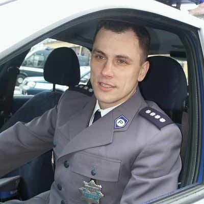 Marek Nawrot ma 36 lat, jest szefem drogówki i prewencji w Komendzie Powiatowej Policji w Międzychodzie, mieszka w Międzychodzie od lutego 2005 r.