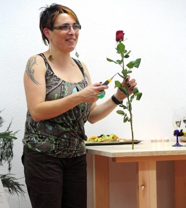 Monice Bębenek, właścicielce Edukacji Florystycznej &#8222;Kwitnące Horyzonty&#8221;, zawód florystki daje satysfakcję i możliwość rozwoju.