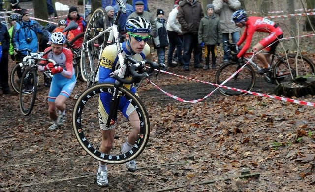 Junior Orląt Gorzów Wlkp. Marcin Malewicz (w środku) był trzeci w finałowym wyścigu Pucharu Polski. Za tydzień dowiemy się, czy wystartuje w mistrzostwach świata.