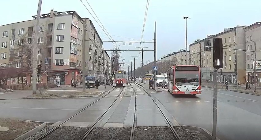 Kobieta w ciąży wpadła pod tramwaj w Częstochowie