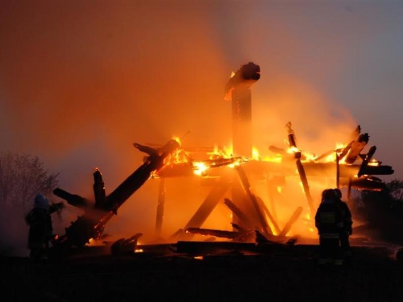 Pozar zabytkowych wiatraków (mlynów) w Siolkowicach Starych....