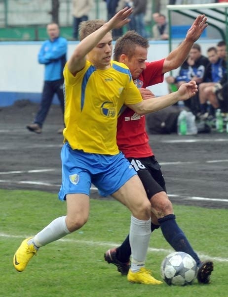 Karpaty Krosno-Stal Sanok 1-3 (0-2)...