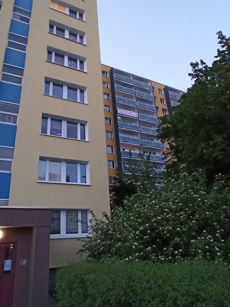 We wtorek na balkonie jednego z bloków na os. Bolesława...