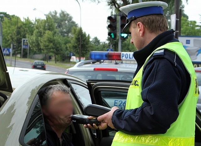 Zielonogórska policja regularnie kontroluje kierowców.