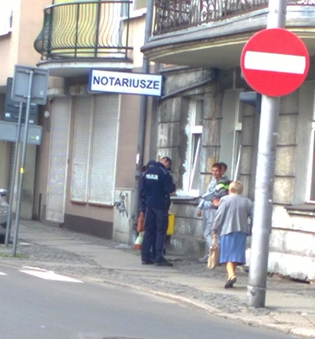 Policja i straż miejska mają wysyłać więcej patroli na ul. Mostową