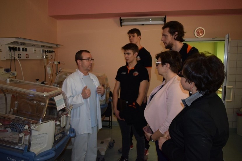 Siatkarze Jastrzębskiego Węgla odwiedzili w szpitalu dzieci