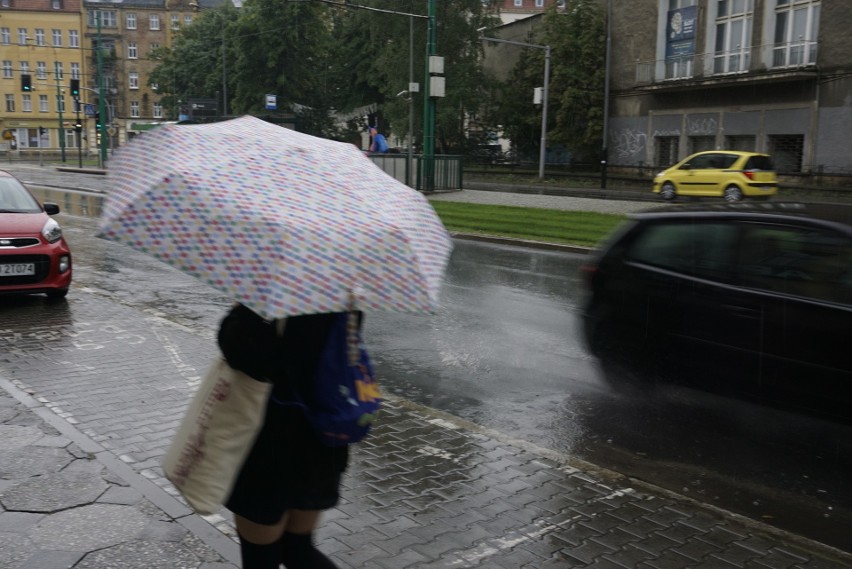 Auto ochlapało cię na ulicy i zniszczyło ubranie? Możesz...