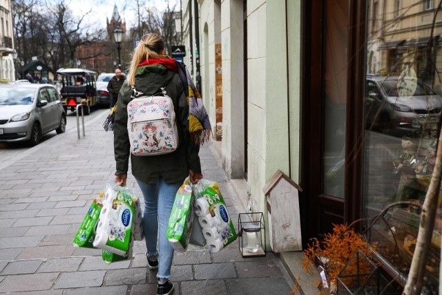 Przedmioty codziennego użytku, które w pandemii nabrały szczególnej wartości i znaczenia opowiedzą o naszym doświadczeniu zarazy