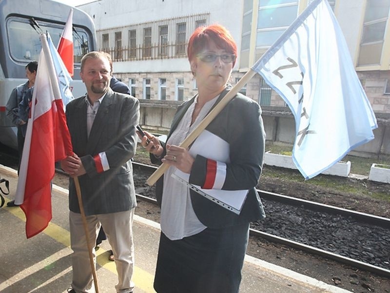 Kolejarze spólki Przewozy Regionalne protestowali w Slupsku.