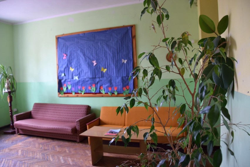 Internat przy dawnej szkole w Polanowicach koło Byczyny