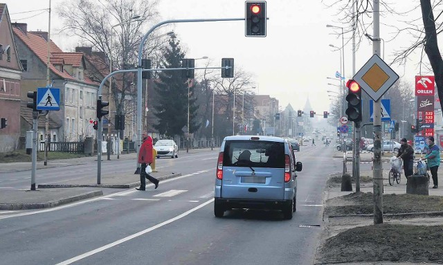 Na ulicy Szczecińskiej jest pięć przejśćdla pieszych z sygnalizatorami. Zostanąone zamontowane na kolejnychtrzech.
