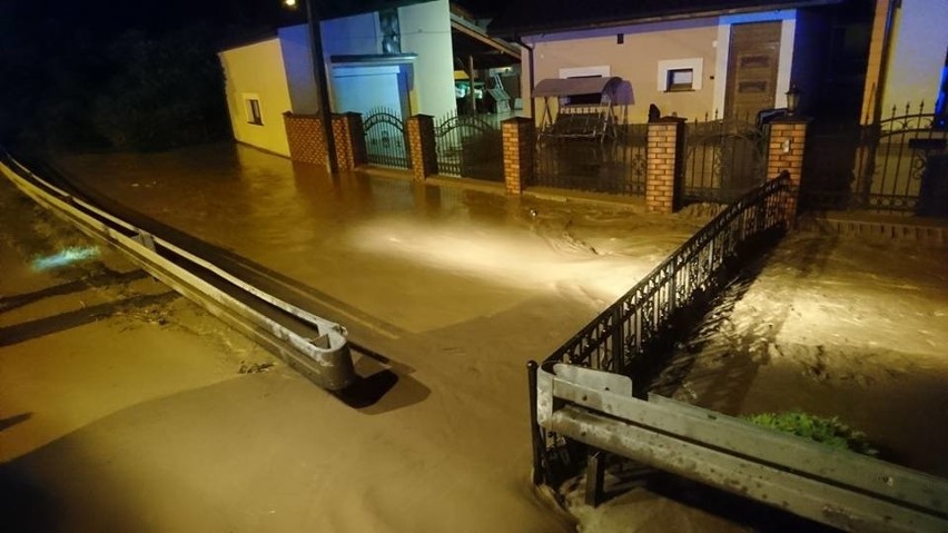 Silne burze w Małopolsce. Strażacy interweniowali dziesiątki...