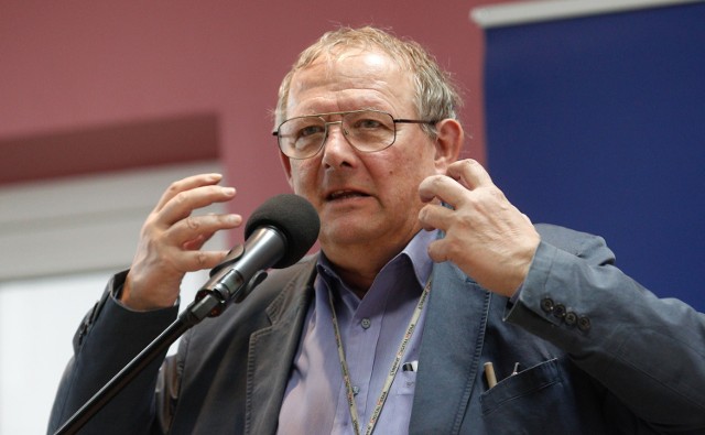 Adam Michnik, redaktor naczelny "Gazety Wyborczej", jest absolwentem Wydziału Filozoficzno-Historycznego UAM