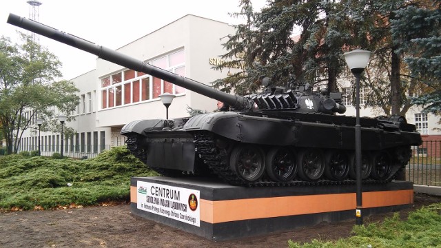 Czołg-symbol zniknął z Poznania. T-34 już nie stoi na Golęcinie - zastąpił go... T-72