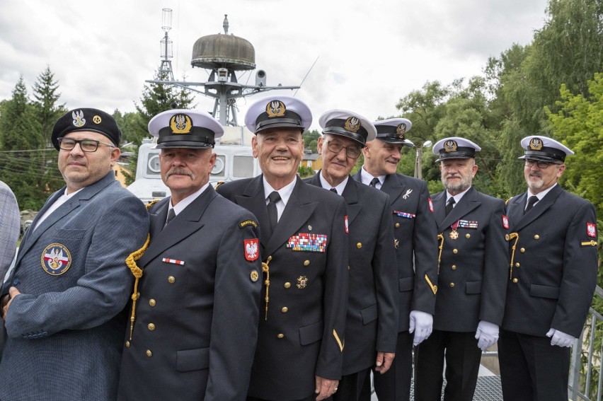 Marynarze - rezerwiści odwiedzili ORP "Odważnego" w skarżyskim muzeum (ZDJĘCIA)