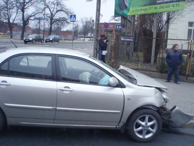 Na drogach jest coraz bezpieczniej, ale rośnie suma odszkodowań za wypadki i kolizje