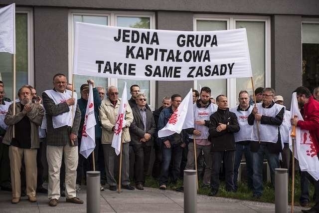 Majowy protest pod Geofizyką. Od tego czasu, jak alarmują związkowcy, w tej spółce skarbu państwa jest tylko gorzej