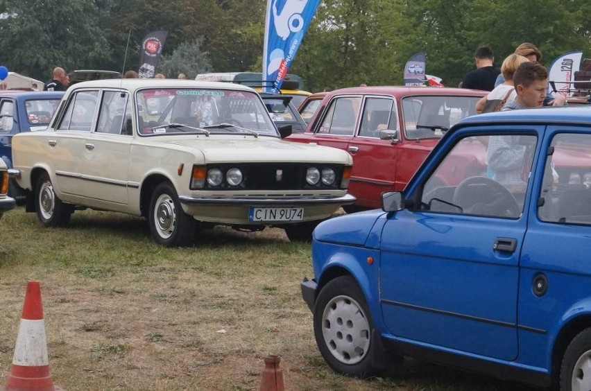 Ponad 300 samochodów wzięło udział w III Zlocie Fiatów 126p...