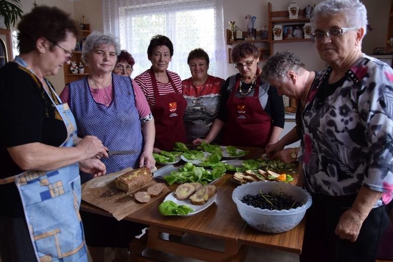 Dzień Kobiet Wiejskich. Panie z gminy Waganiec kulinarnie uczciły święto [zdjęcia]