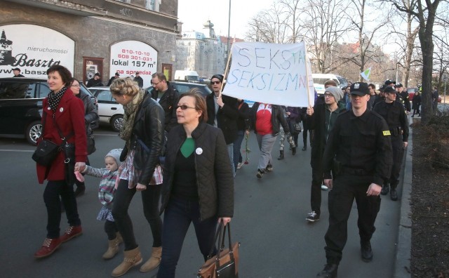 Po raz pierwszy w odpowiedzi na szczecińską Manifę nie została zorganizowana żadna kontrmanifestacja środowisk prawicowych.