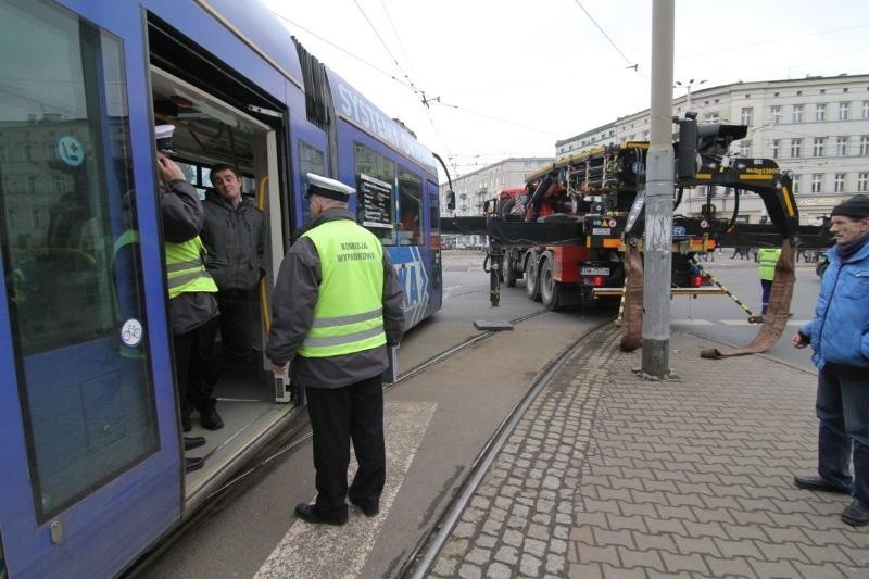 Wykolejenie Tramwaju na pl. Legionów, Wrocław, 10.03.2016