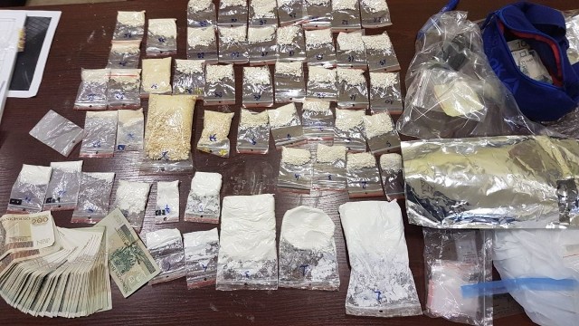700 gramów amfetaminy znaleźli policjanci w mieszkaniu grudziądzanki poszukiwanej za  kradzieże.