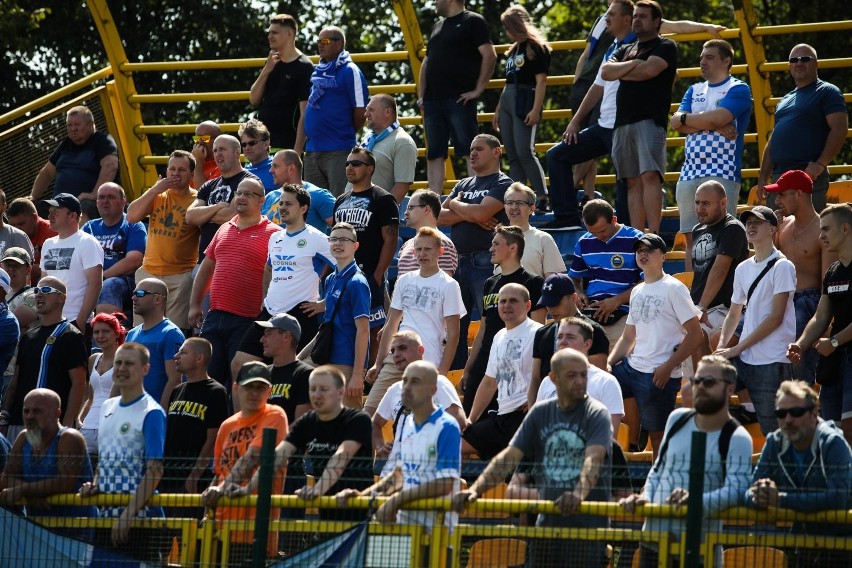 Jutrzenka Giebułtów - Hutnik Kraków, stadion w Zabierzowie